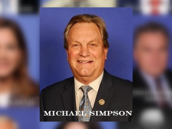 RINO Mike Simpson Votes With Dems